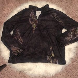 Mossy Oaks pullover sweater. Never worn. Size XL
